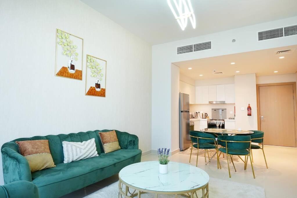 Brown Stone Creek Apartment