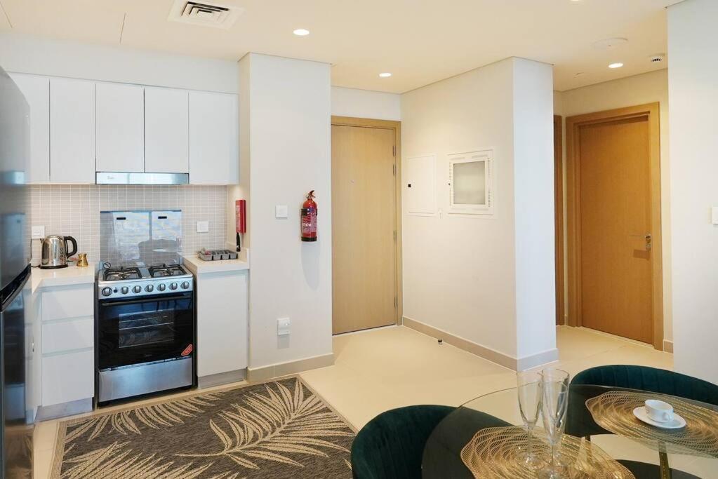 Apartment Brown Stone Creek Dubai