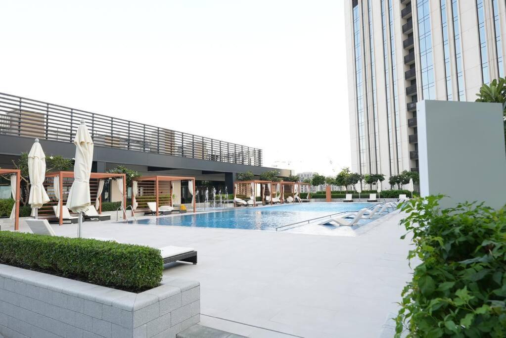 Brown Stone Creek * Dubai